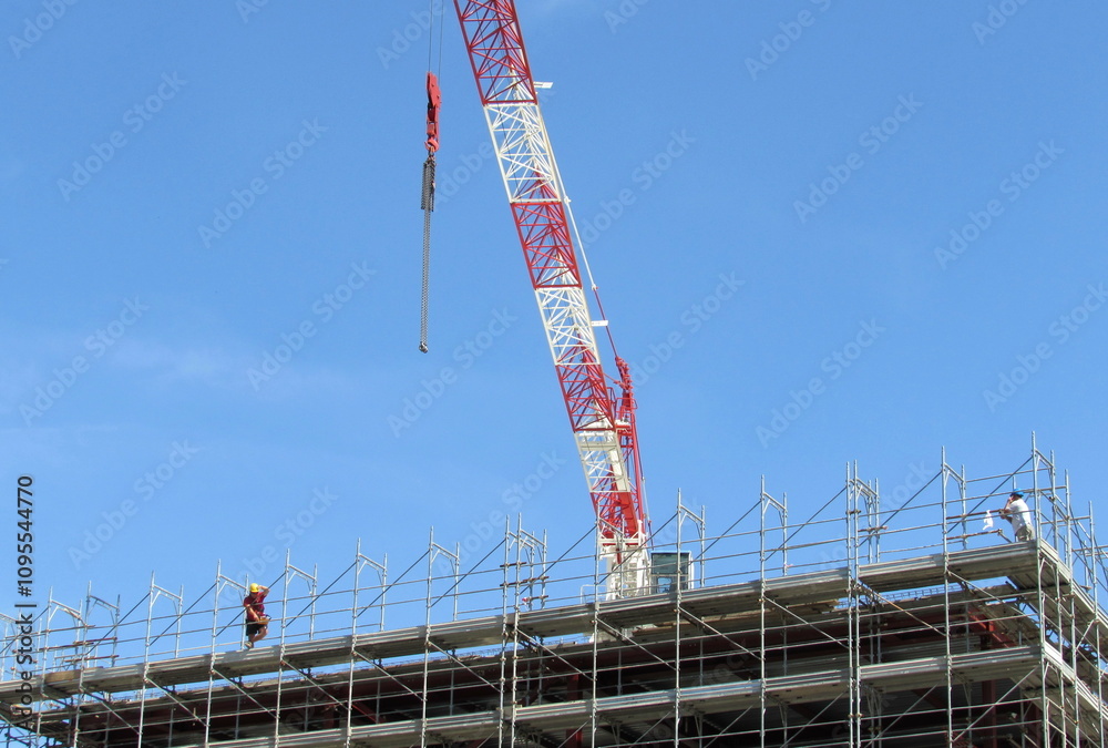 Fototapeta premium Lavori in corso nel cantiere edile per costruire