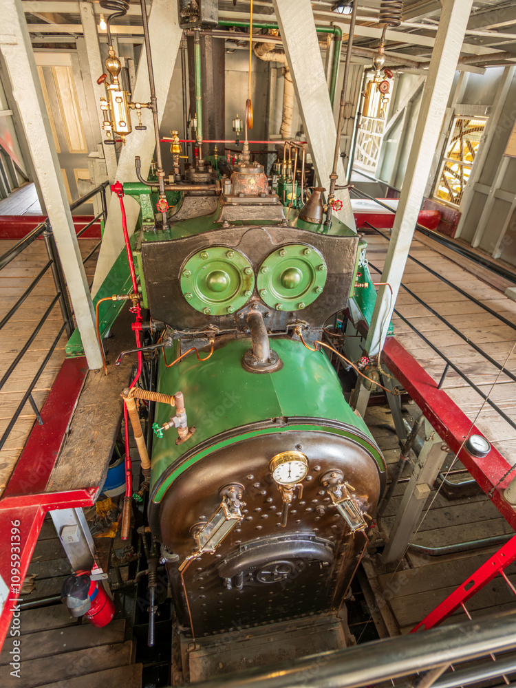 Naklejka premium Paddle Steamer Boiler And Engine vert