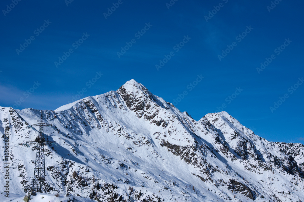 Winter view of the mountains near the Dordona Pass. Winter view of the mountains near the Dordona Pass.