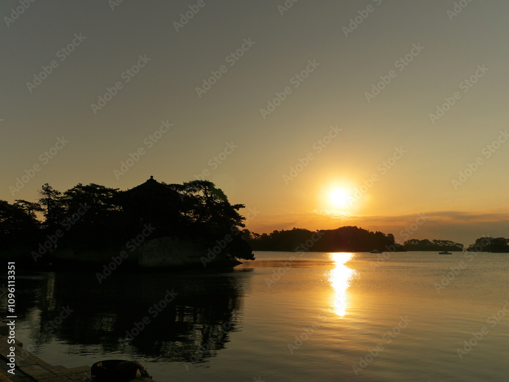 Obraz premium 日本三景松島（五大堂と日の出）【宮城県松島町】