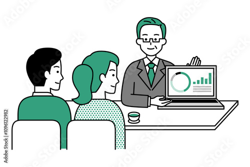 若い夫婦にパソコンで説明する中年のスーツの男性