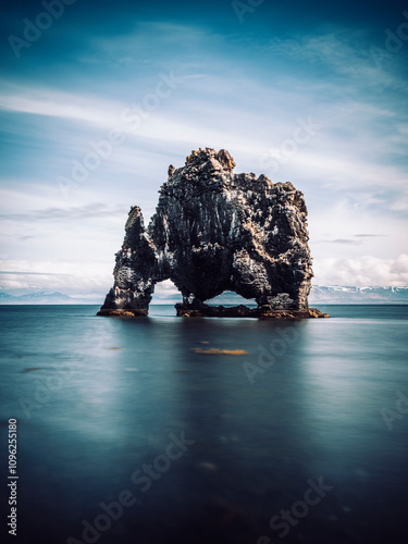 Hvítserkur : La sentinelle rocheuse de l'Islande photo