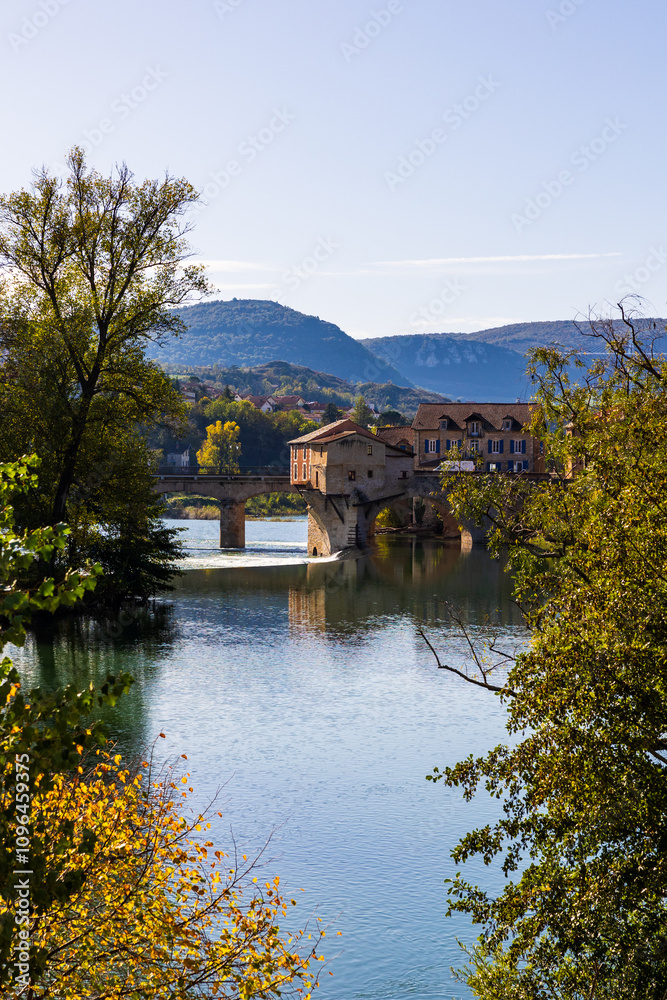 Fototapeta premium Ancient Mill of the Pont Vieux by the Tarn River in Millau