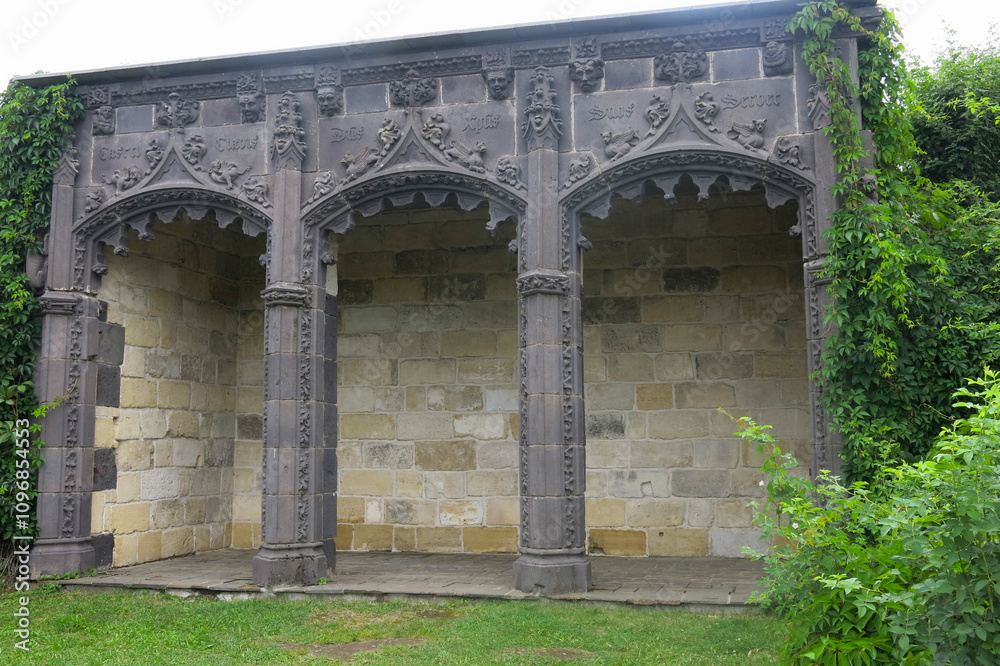 Obraz premium Orekhovno Landscape Park in the Pskov region. Stone grotto on the territory