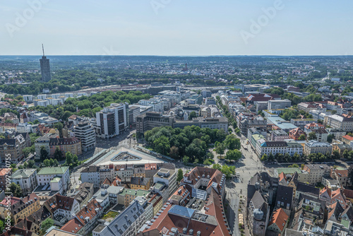 Die Innenstadt von Augsburg in Bayerisch-Schwaben im Luftbild, Blick zum Königsplatz photo