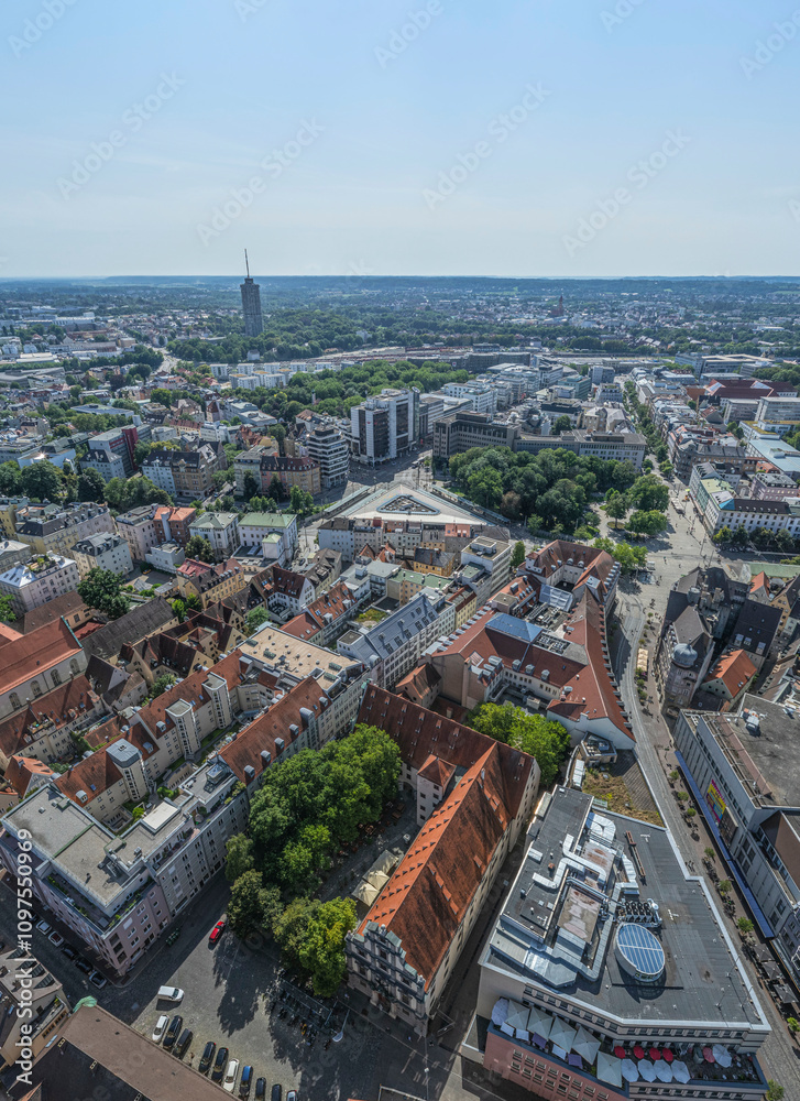 Obraz premium Blick auf die City der schwäbischen Bezirkshauptstadt Augsburg rund um den Moritzplatz