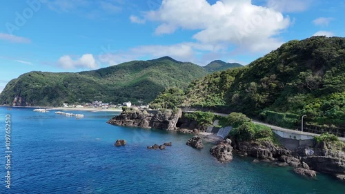 I took this photo of Toi, located in Izu City, Shizuoka Prefecture. The area is famous for Toi Gold Mine and Toi Onsen.