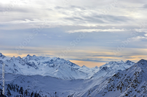 Wallpaper Mural Wunderschöne Winterlanschaft in den Alpen Torontodigital.ca