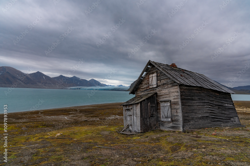 svalbard north pole abandoned hut in the arctic svalbard north pole abandoned hut in the arctic