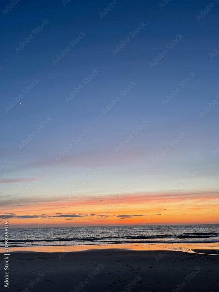 Fototapeta premium sunset at the beach in the summer