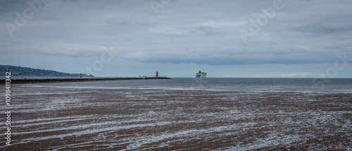 Photography Dublin, Ireland - June 30 2024 Cloudy afternoon at Dublin's Bay