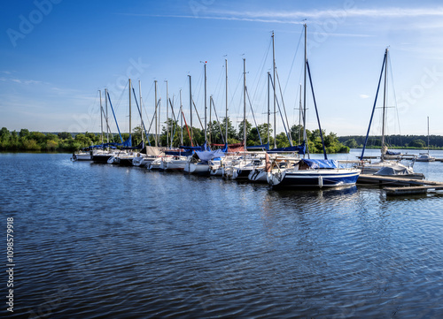 Obraz na płótnie Marina with boats and ships w salonie