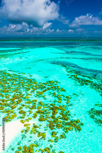 Wallpaper Mural Serenity in Nature: Stunning Scenic Views Torontodigital.ca