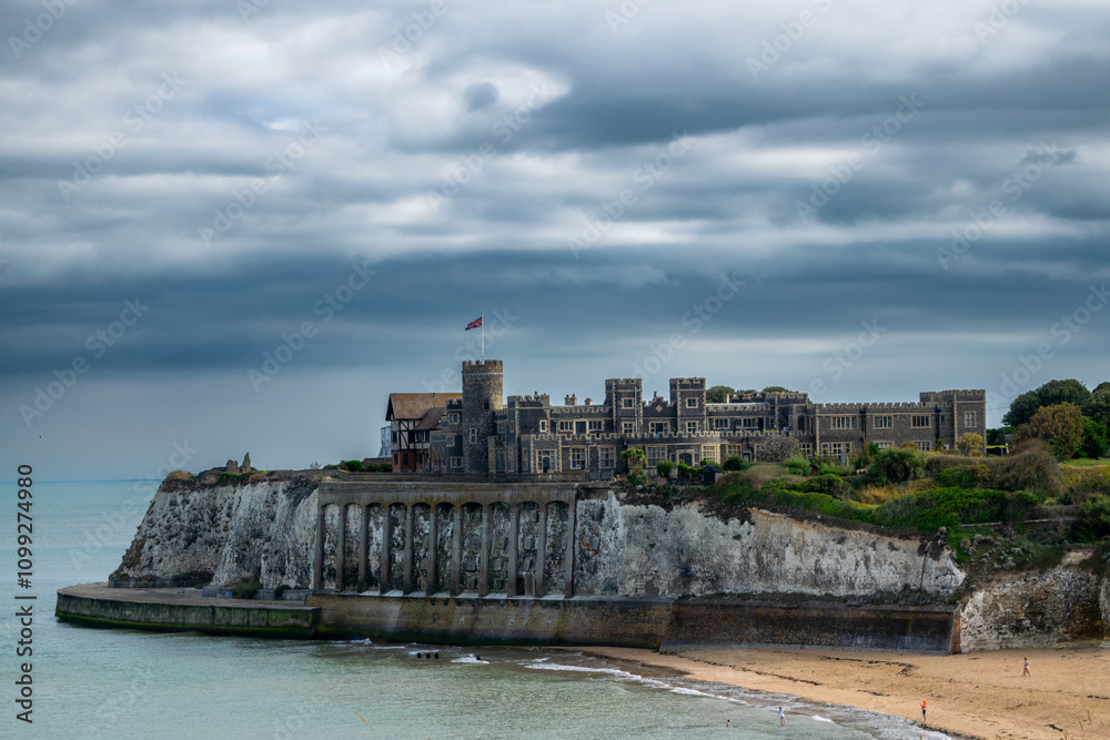 Obraz premium View of Castle on a chalk cliff above Kingsgate beach near Margate, East Kent, UK