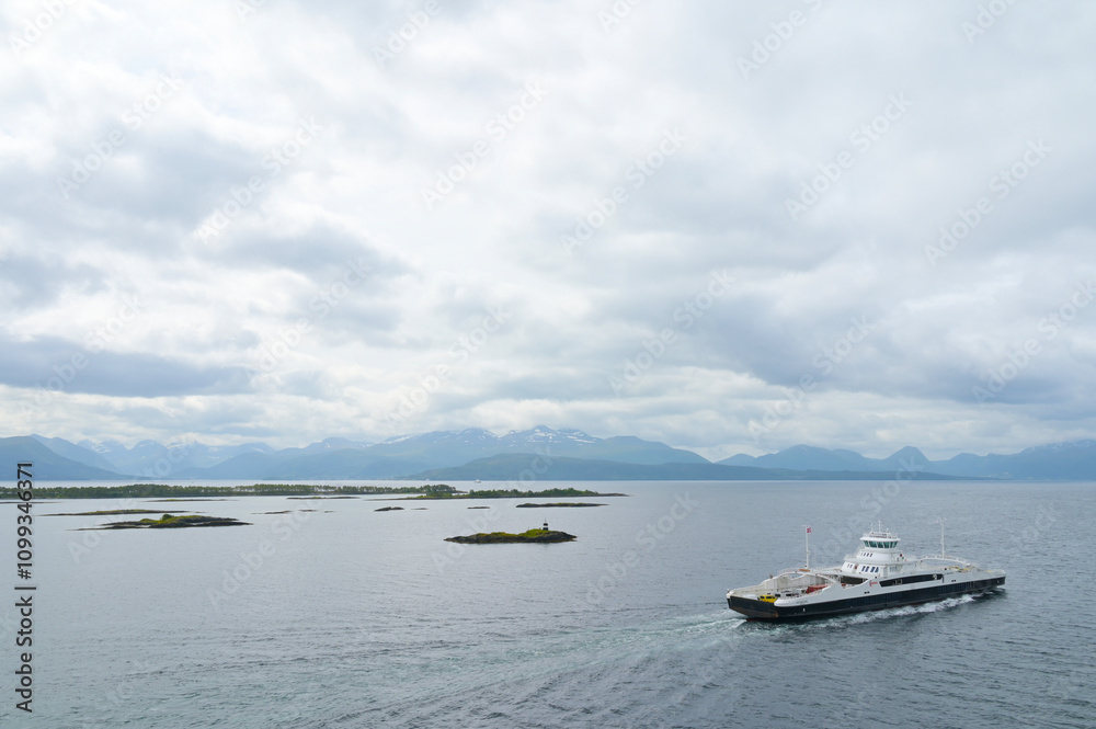Obraz premium Norwegen, Fjorde, Fähren