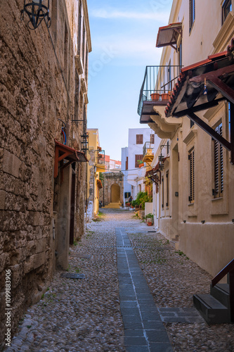 Fototapeta Naklejka Na Ścianę i Meble -  The streets of Rhodes Old Town