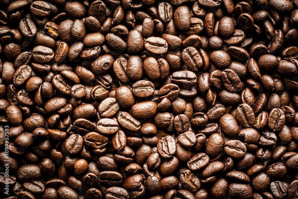 Fototapeta premium roasted coffee beans texture background
