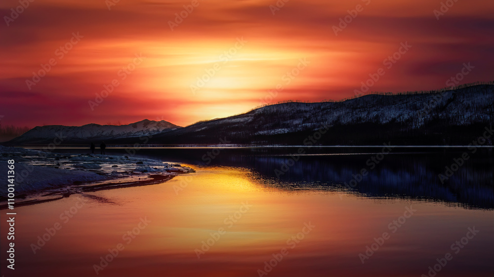 Fototapeta premium Sunset on Lake McDonald, Glacier National Park, Montana
