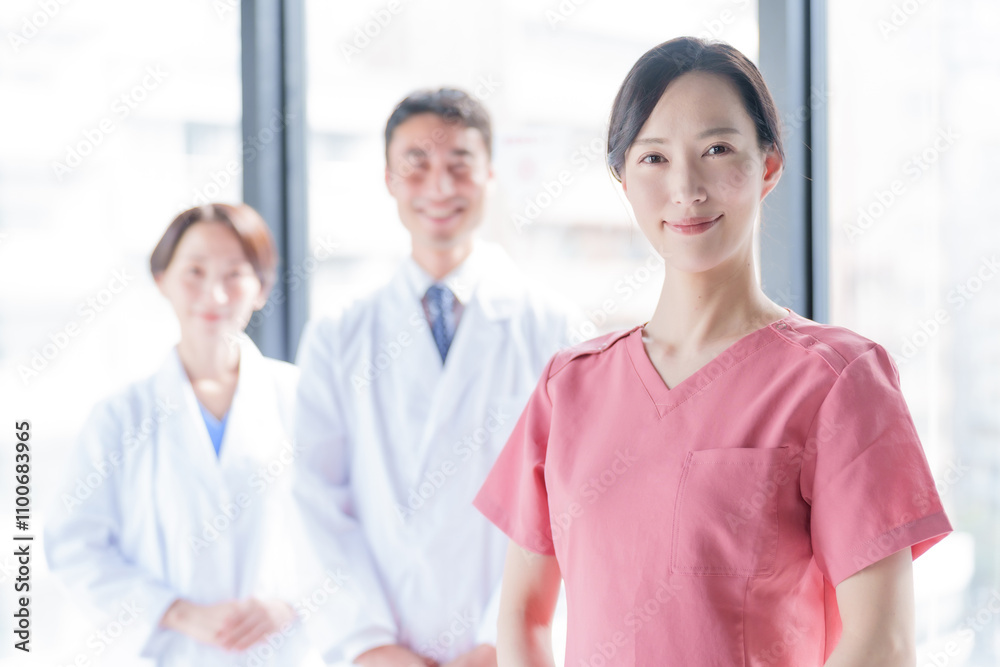 Fototapeta premium 医師 看護師 ヘルパーのポートレート