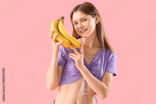 Young woman with bunch of b...