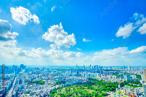 東京風景・青空に流れる雲