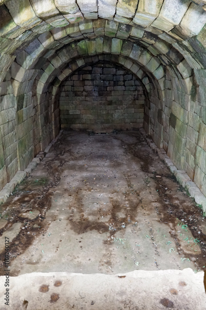 Obraz premium 경주 석빙고 내부