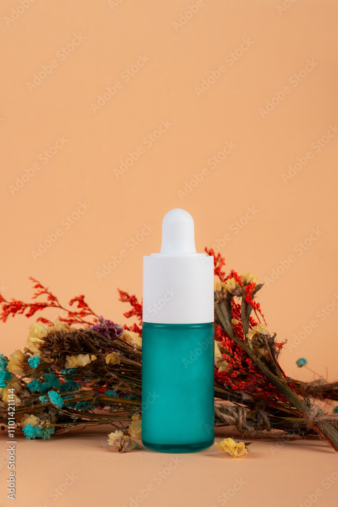 Φωτογραφία Cosmetic product in tube, bottle, lotion or serum and dried flowers on cream background