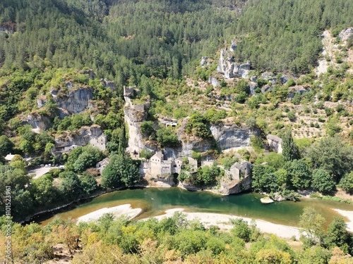 Castelbouc dans les gorges du Tarn photo