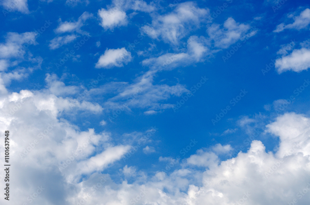 Fototapeta premium White clouds in blue sky