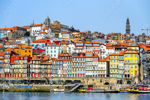 Fototapeta Naklejka Na Ścianę i Meble -  Porto, Portugal, Urban skyline and cityscape with pastel-colored buildings