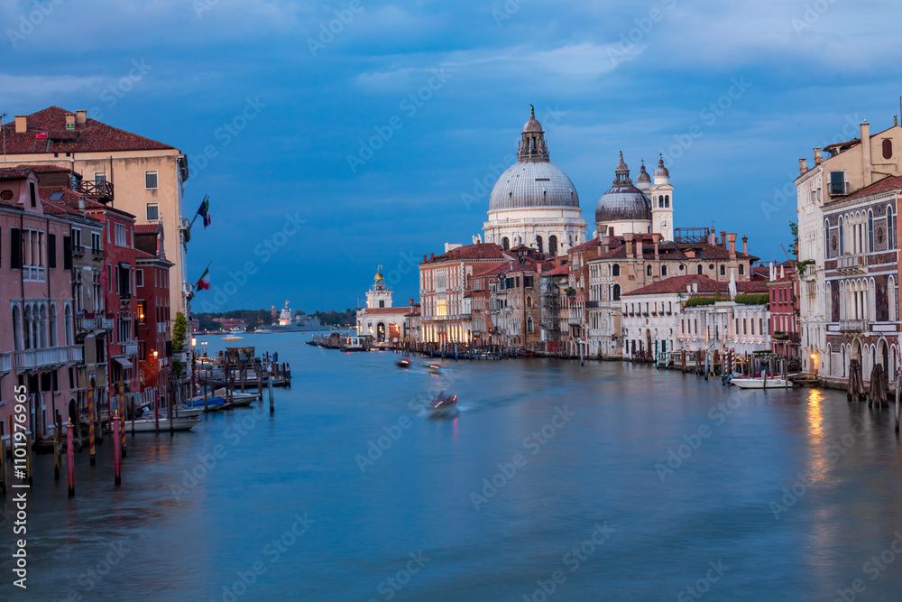 Fototapeta premium Wonderful Venice: canals, gondolas, and sunsets