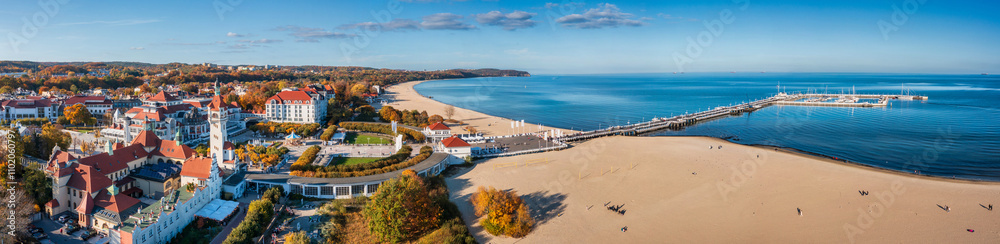 Obraz premium Panorama of Sopot city by the Baltic Sea at autumn, Poland