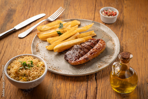 comidas frituras , carnes, linguiça,NHOQUE DE ABOBORA CABOTIA, QUEIJO, MOLHOS , PARMEGGIANA, BATATAS FRITAS, PICANHA, ARROZ, COMIDA DE BUTECO photo