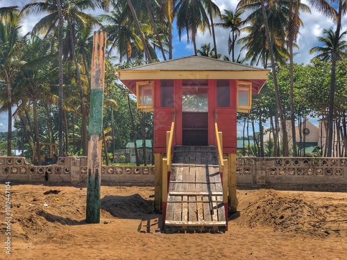 lifeguard tower in beach state