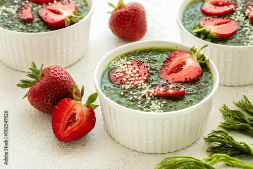 Green smoothie bowl photo