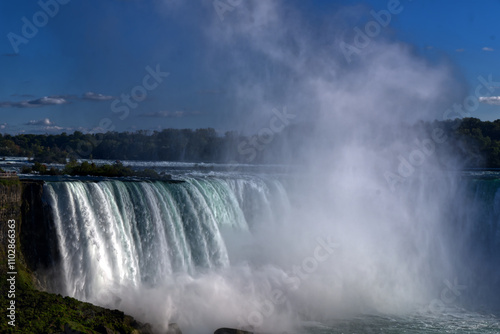 Obraz na płótnie Niagara Falls - Bridal Veil Plume w salonie