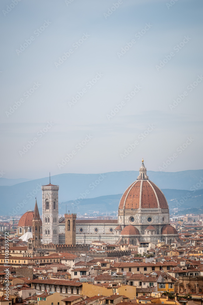 Fototapeta premium view on the cathedral of Florence
