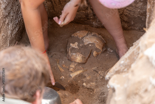 Photos ARCHAEOLOGY HUMAN REMAINS