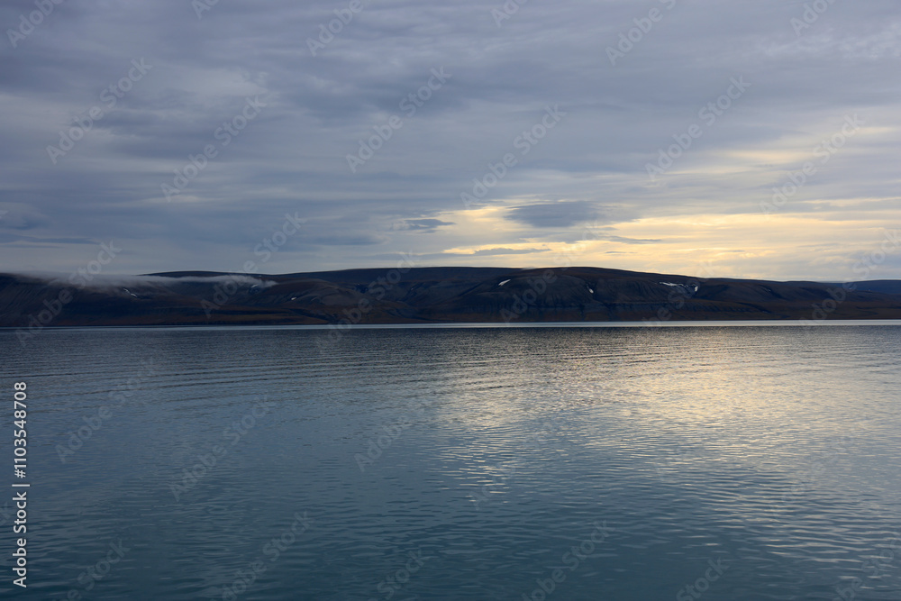Fototapeta premium The landscape of Bamsebu in Svalbard