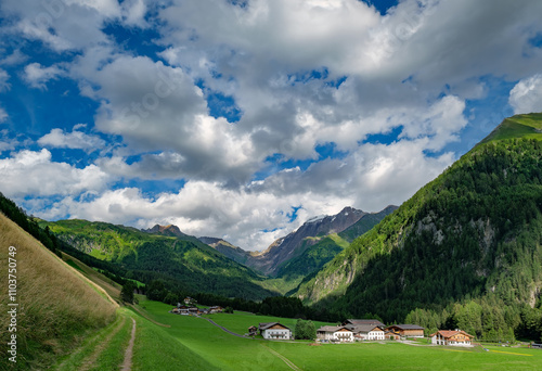 Tableau sur toile Blick aus dem Pfitschtal Richtung Osten auf das Pfitscher Joch und die Berge