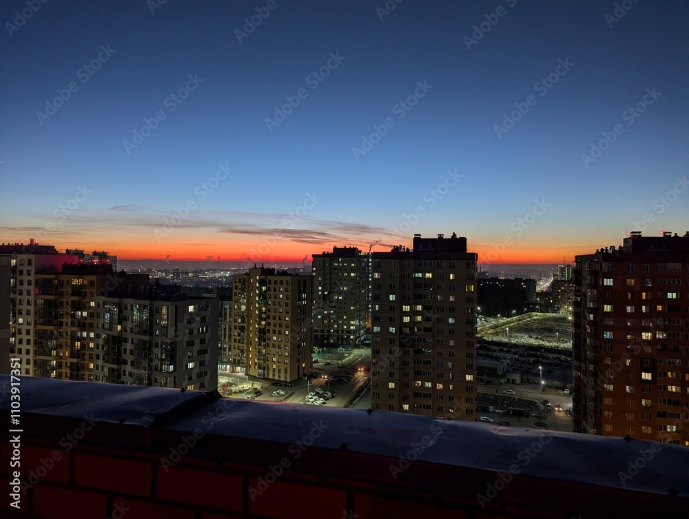 Fototapeta premium Beautiful sunset over the city