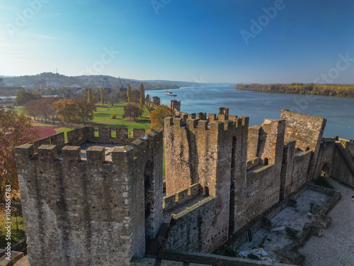Tableau sur toile Ancient fortress Smederevo on the banks of the Danube in Serbia - drone aerial