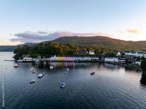 Obraz na płótnie Portree Harbour - Portree, UK w salonie