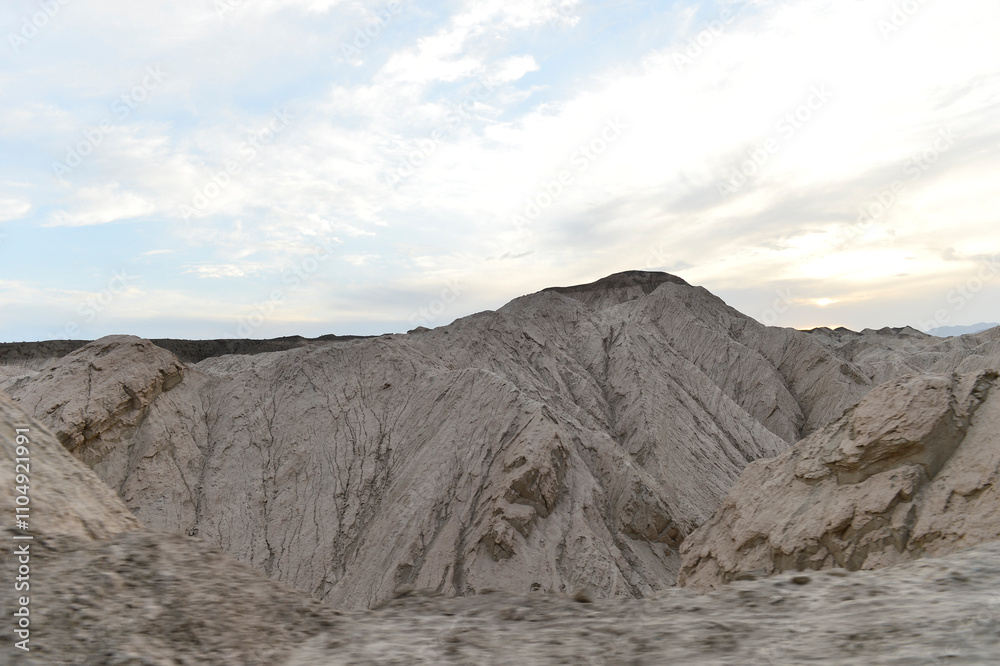 Fototapeta premium Geomorphic Scenery Desert in Xinjiang, China