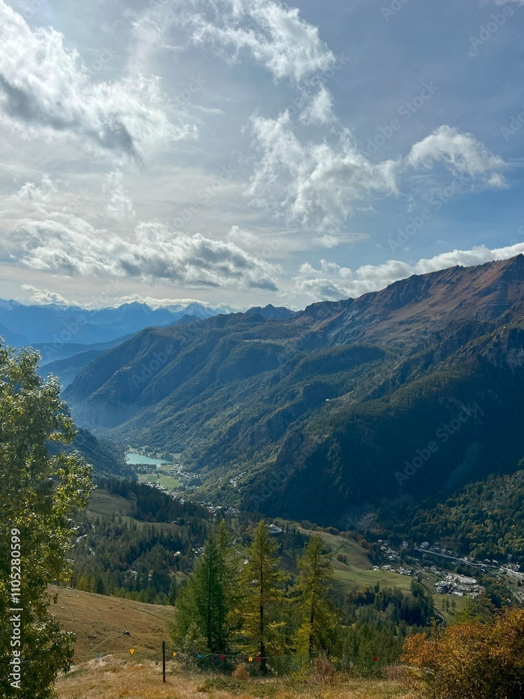 Naklejka premium mountain landscape with sky