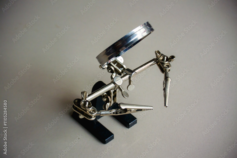 Helping hand tool with magnifying glass Helping hand tool with magnifying glass