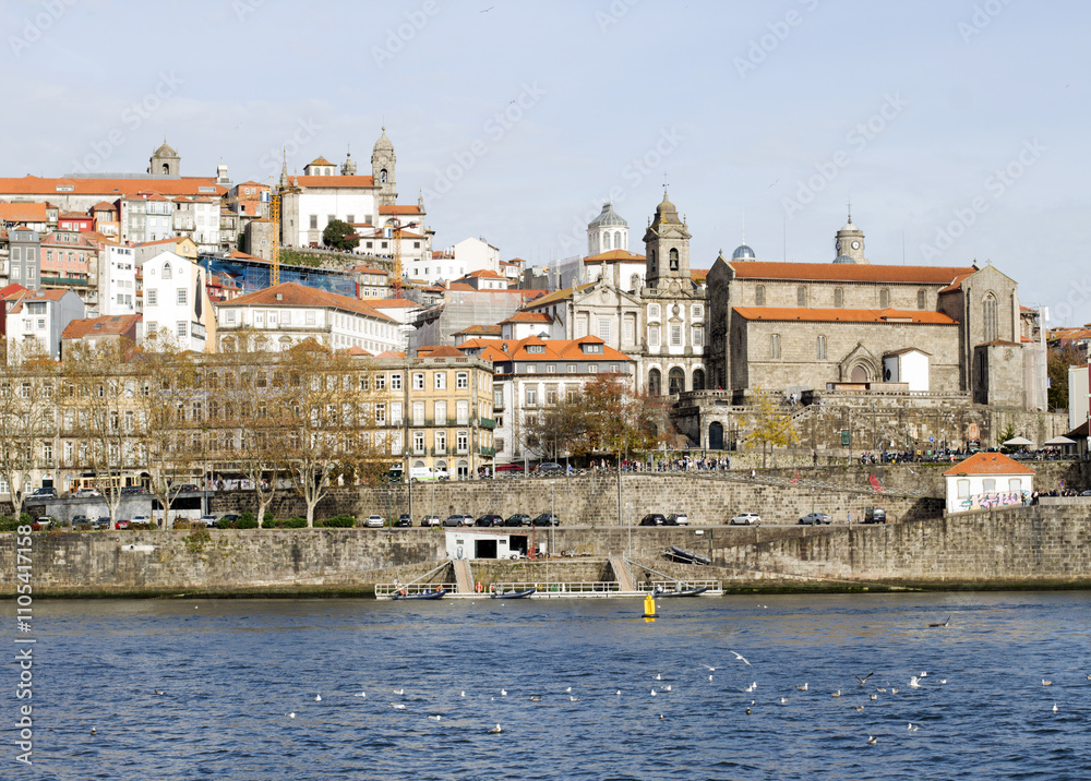Fototapeta premium Buildings in downtown Porto in Portugal