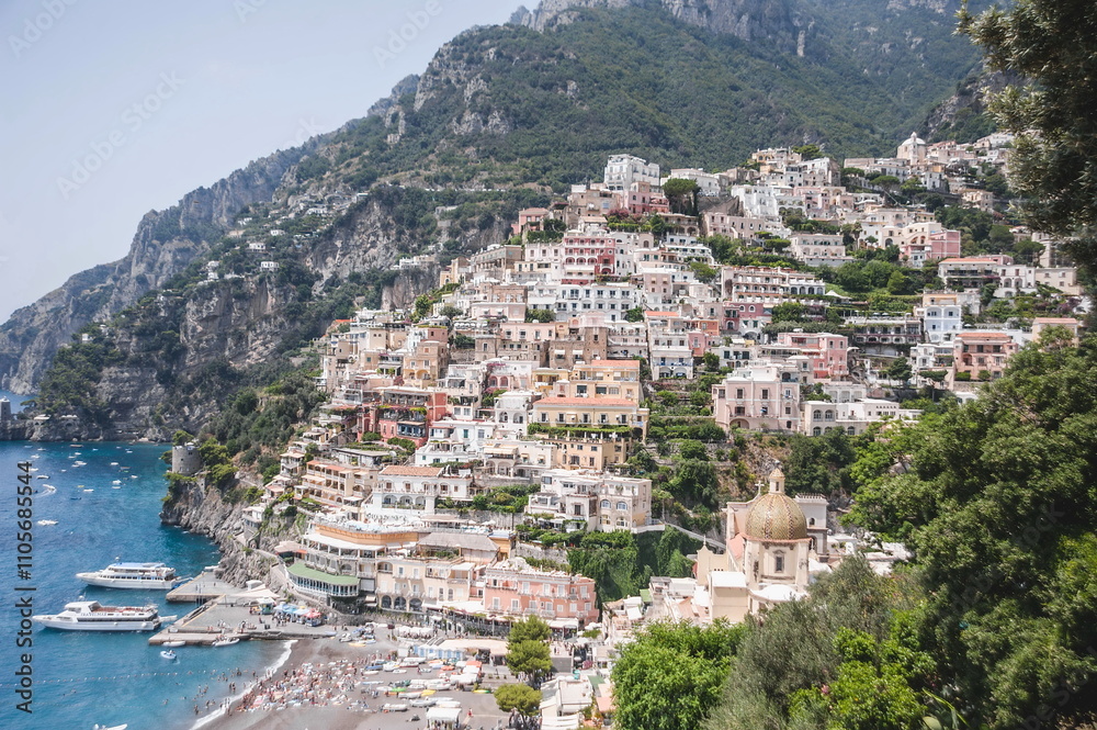Naklejka premium view of the town of Positano
