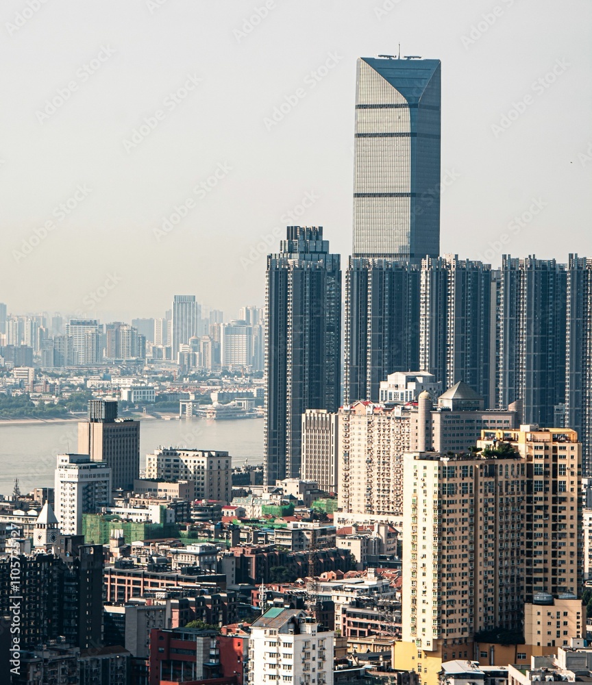 Naklejka premium Aerial view of high-rise buildings and skyscrapers