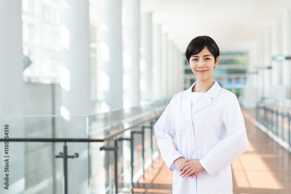 白衣の若い日本人の女性 白衣の若い日本人の女性